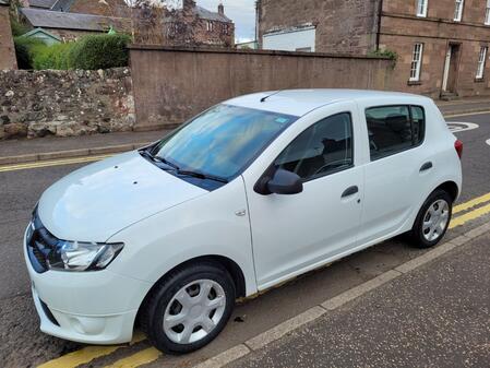 DACIA SANDERO 1.2 Ambiance 1.2 16V 75